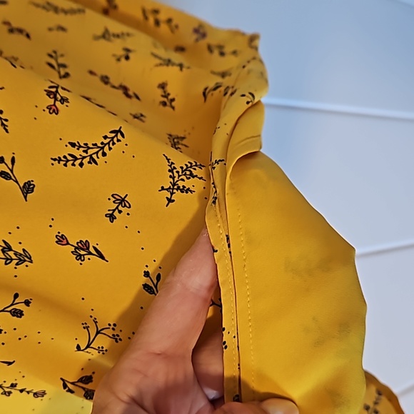 Reitman's Floral Tank (M) - Picture 3 of 5